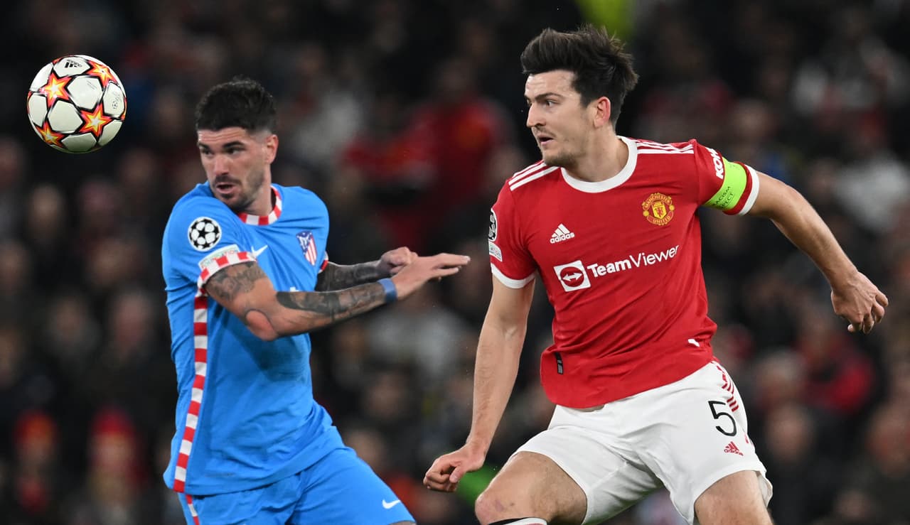 Atlético de Madrid eliminó a Manchester United en Old Trafford al ganar de visitante para avanzar a los Cuartos de Final de la Champions League; Héctor Herrera fue titular ante Cristiano Ronaldo.
