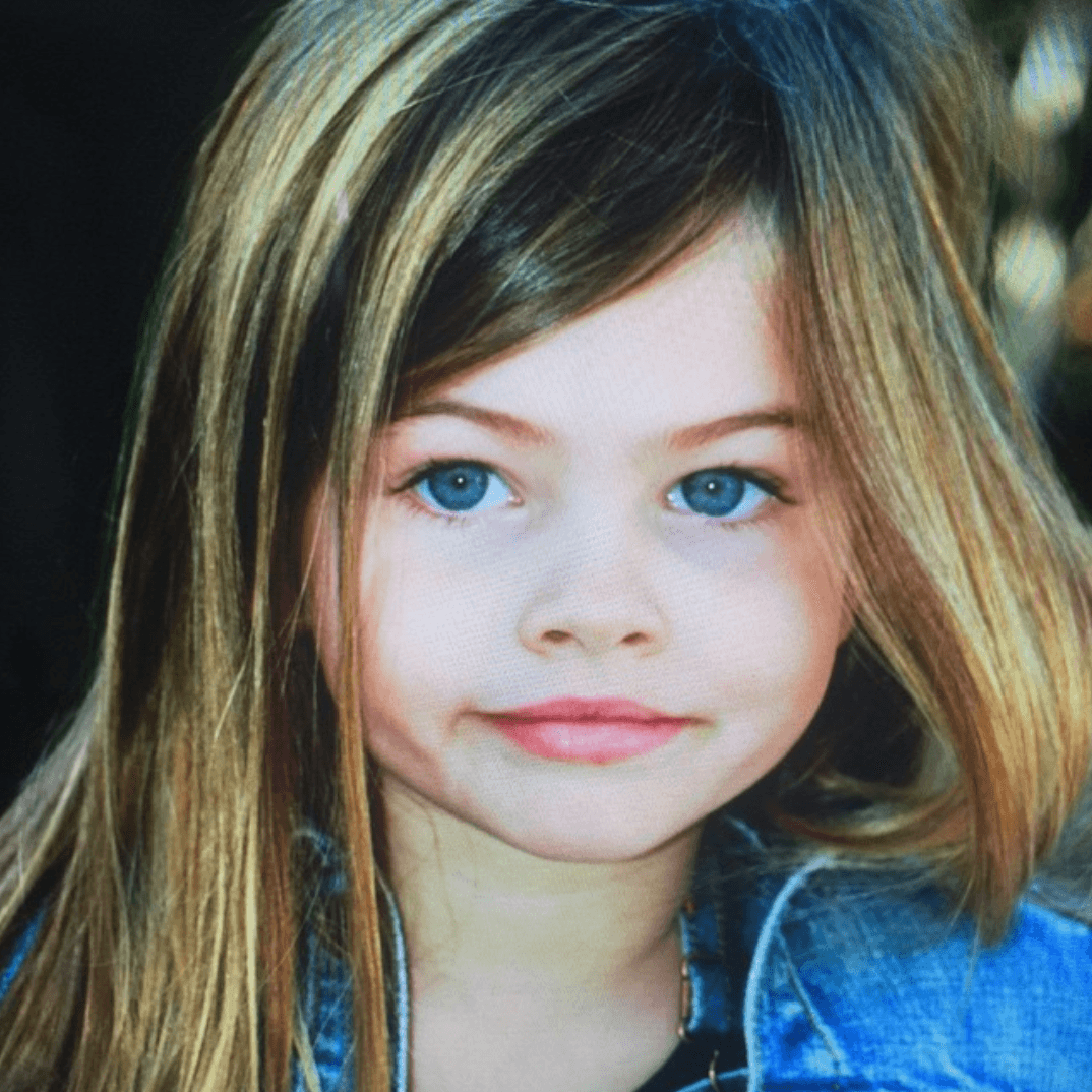 Ella es Thylane Blondeau, una niña francesa que en 2010 fue declarada la niña más bella del mundo por la prensa mundial, de la misma manera que está ocurriendo con Anna Knyazeva.