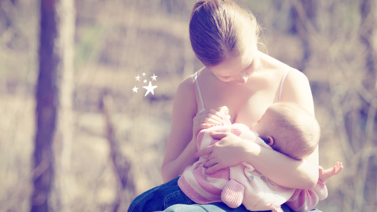 En todos los estados del país, incluido Texas, la ley permite a las mamás amamantar en público y los derechos laborales ofrecen un tiempo de descanso razonables y un lugar privado para que las mamás que amamantan puedan extraerse la leche.