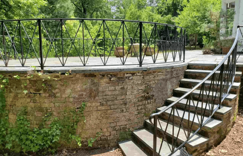 La antigua propiedad de Michael Peterson, quien fue hallado culpable en 2003 por el asesinato de su esposa, Kathleen Peterson, fue colocada en el mercado con un precio inicial de 1,9 millones de dólares, según el portal
<a href="https://www.zillow.com/homedetails/1810-Cedar-St-Durham-NC-27707/49977433_zpid/?utm_campaign=iosappmessage&utm_medium=referral&utm_source=txtshare" target="_blank">Zillow.com.</a>