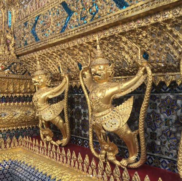 Los mosaicos del templo y sus detalles en dorado son exquisitos.