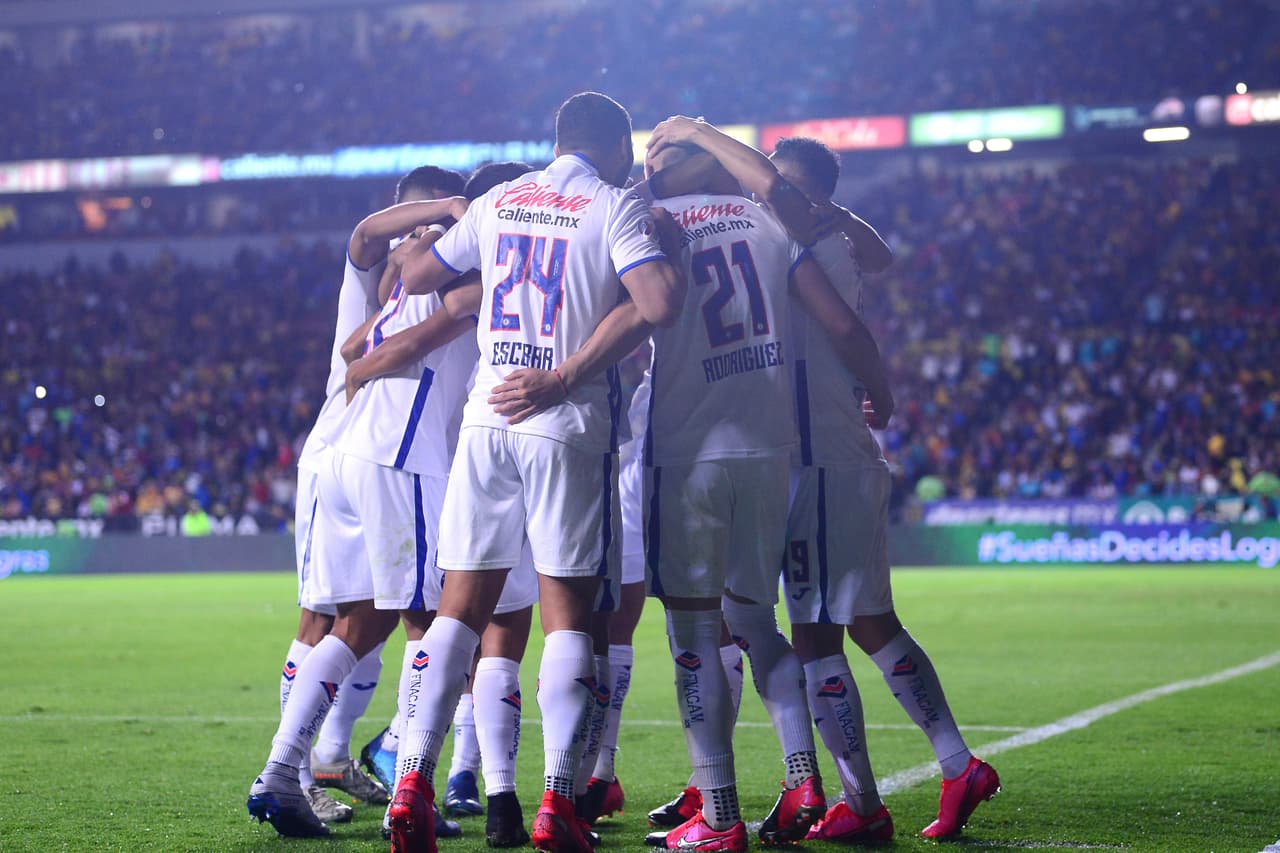 Con una magnífica definición, Orbelín Pineda anota y sentencia el encuentro.