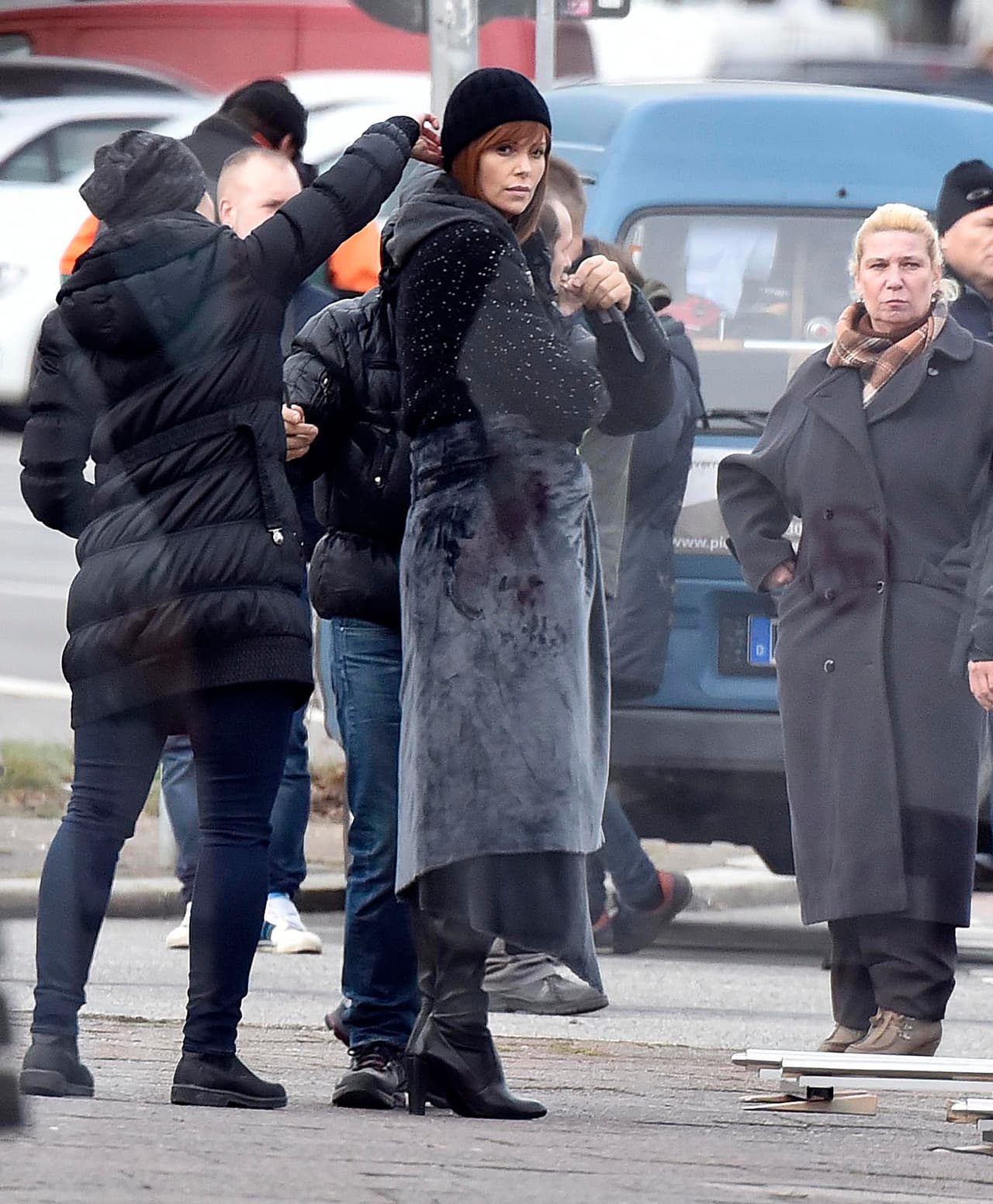 Acá la vemos de pelirroja. ¿Cómo se ve mejor?