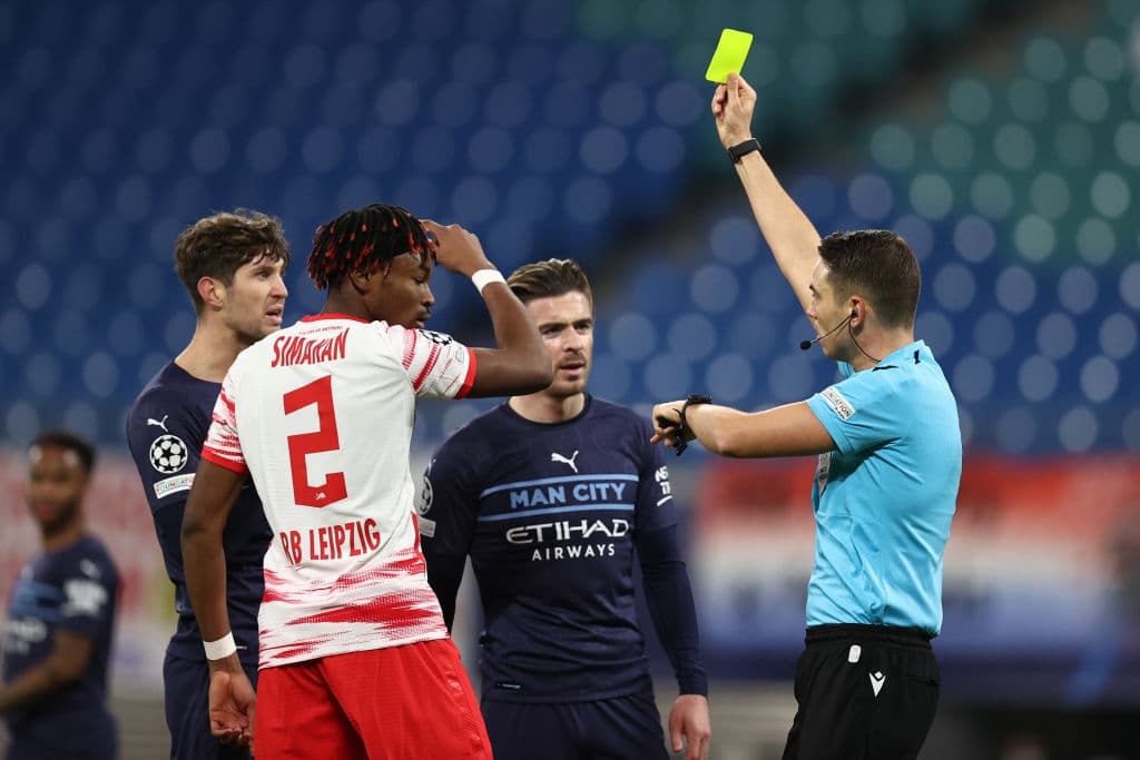 RB Leipzig derrota 2-1 al Manchester City de Pep Guardiola con goles de Dominik Szoboszlai y André Silva, para los 'Cityzens' descontó Riyad Mahrez ya al filo del partido. La escuadra alemana se queda con el tercero de grupo.