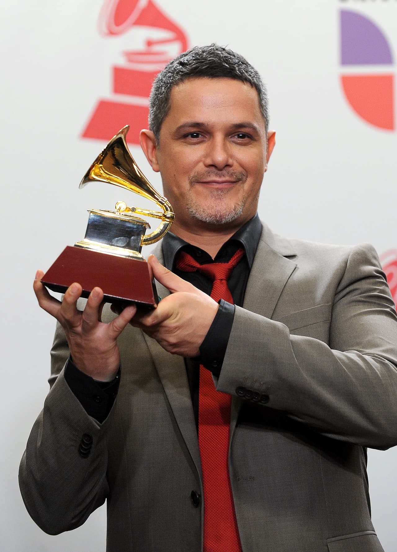 Alejandro Sanz
<br>Año: 2010