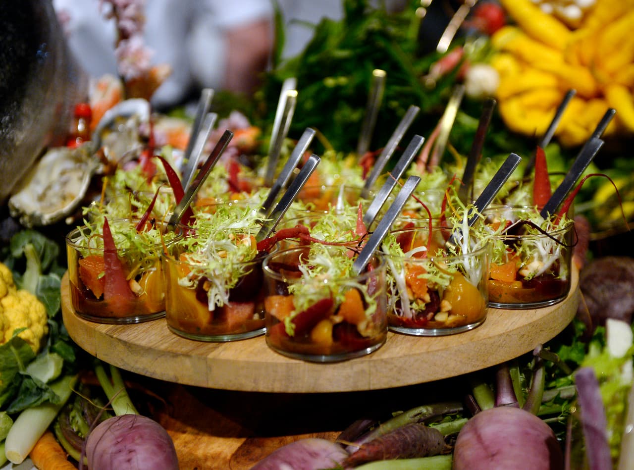 El renombrado chef Wolfgang Puck una vez más está encargado de toda la comida.