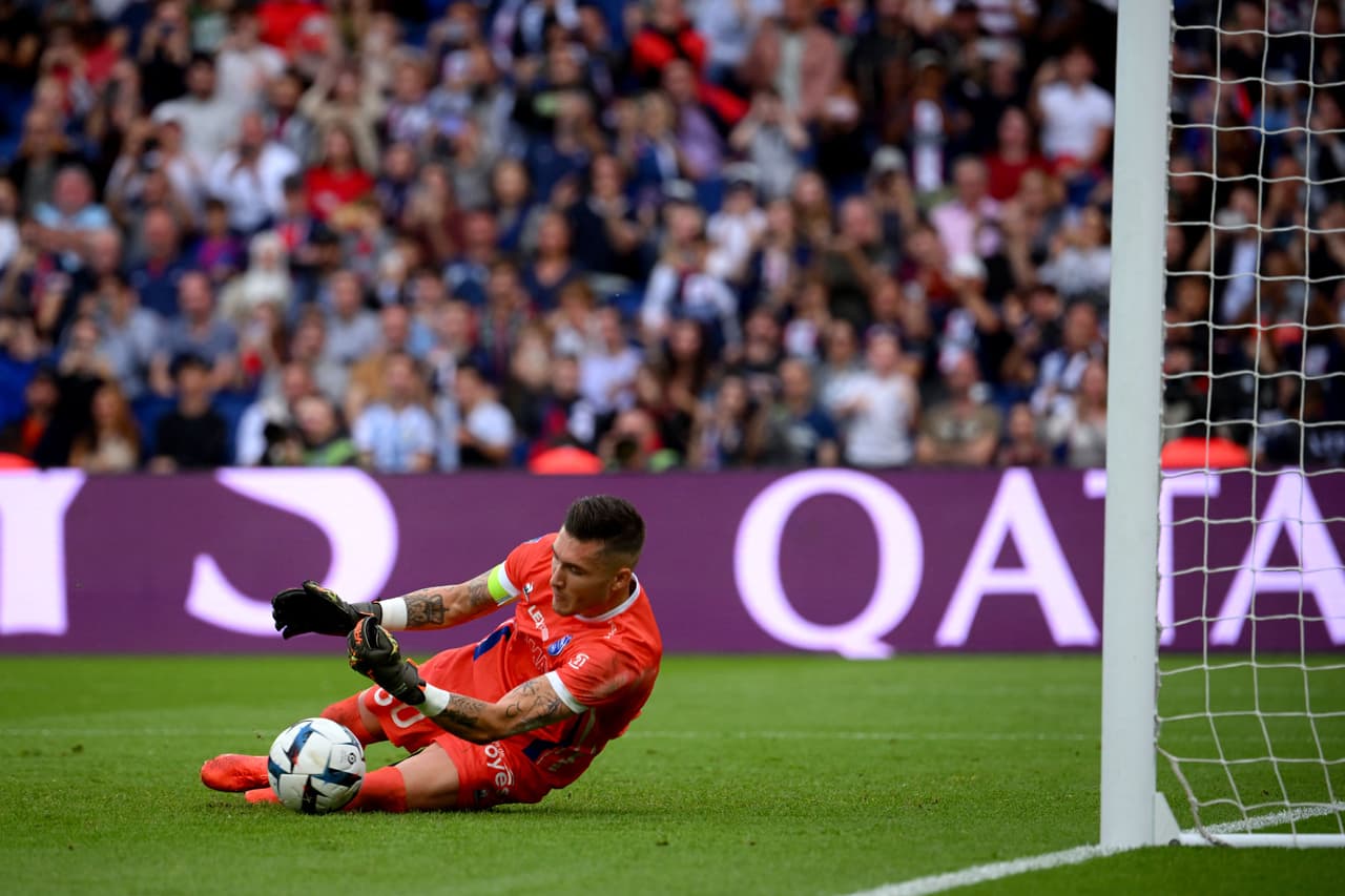 PSG remontó para vencer 4-3 al Troyes con goles de Carlos Soler, Lionel Messi, Neymar y Kylian Mbappé en la Jornada 13 de la Ligue 1.