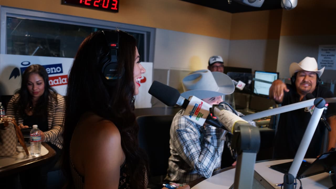 Carla Medrano enamoró a Gerardo Ortiz durante la entrevista del artista con 'El Bueno, La Mala y El Feo'.