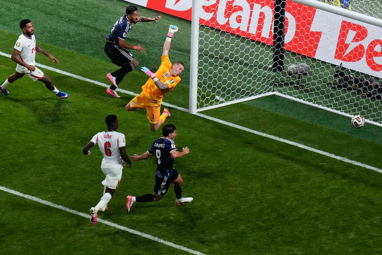 Minuto 85 del partido: Enzo Fernández anotó el primer gol para Argentina.