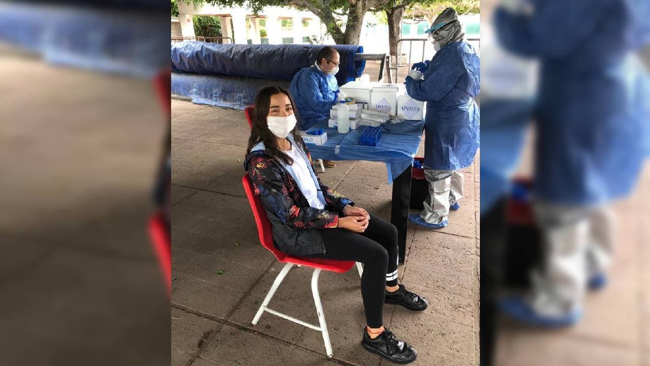 Con cubrebocas, respetando la sana distancia y tomando el resto de las medidas sanitarias sugeridas, las futbolistas acudieron a las pruebas médicas para, eventualmente, comenzar a retomar las actividades.