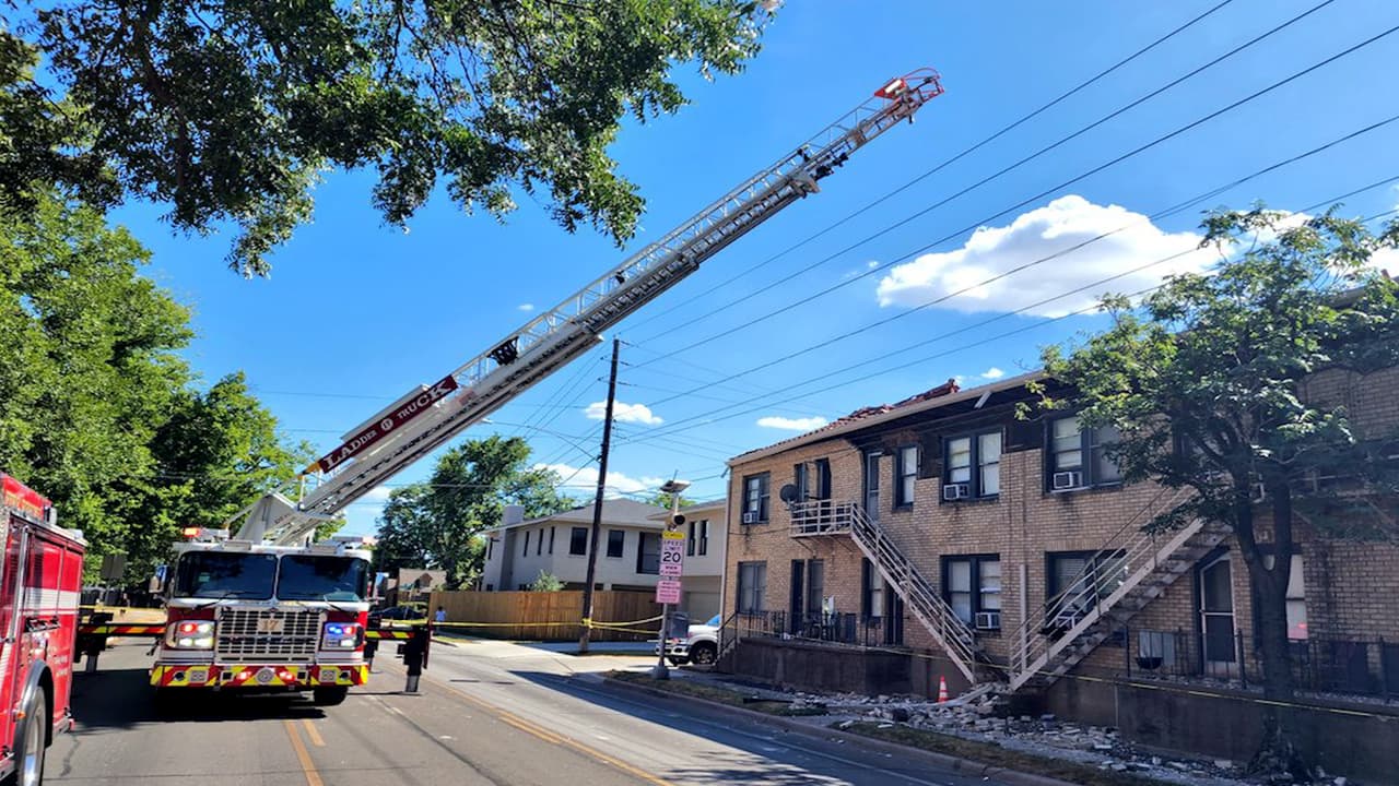 Investigan el colapso parcial de un edificio de apartamentos en Dallas