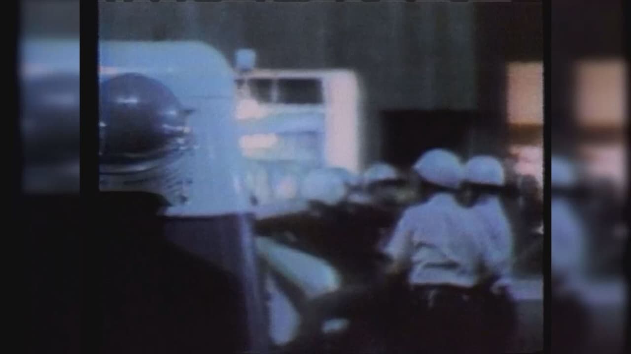 Esto debido a las tensiones políticas y sociales que vivían no solo en el país, si no alrededor del mundo por la guerra de Vietnam. Estados Unidos era fuertemente criticado por su participación y supuesta inversión de más 3 mil millones de dólares en el conflicto, según datos históricos.