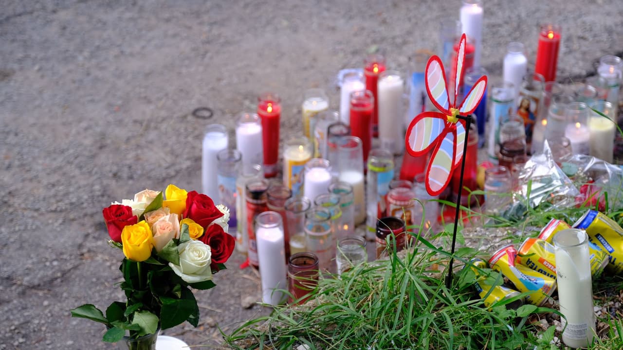 Una vez más, la violencia juvenil de San Antonio cambió un cumpleaños por una vigilia. Al final del evento, la familia lanzó unos globos al aire.