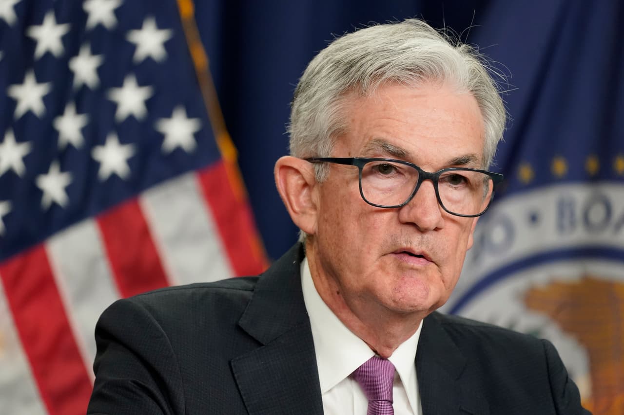 "Un golpe" para los hogares en EEUU: la Fed advierte que seguirá subiendo las tasas de interés hasta controlar la inflación