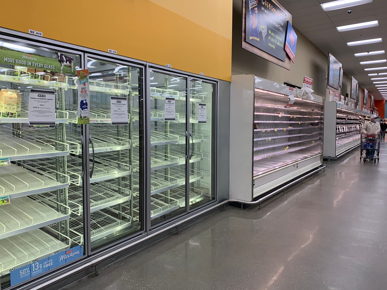 <b>Propuesta de Ley 13 (o HB 13) – El Mejoramiento de Coordinación Durante Desastres </b>
<br>
<br>Establece un concejo compuesto por líderes de ERCOT, la Comisión de Servicios Públicos de Texas, la Comisión de Ferrocarriles, y TDEM para coordinar durante algún desastre. El comité identificara posibles fallas en el suministro de combustible, reparaciones, operaciones energéticas y evitara interrupciones de servicio entre la planta y el consumidor.
<br>