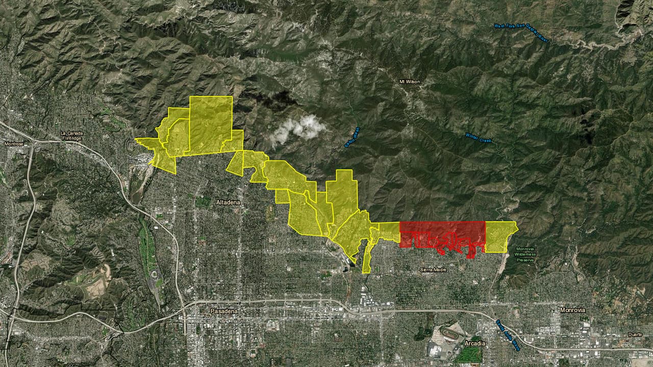 Áreas cerca de las colinas de San Gabriel en Altadena están bajo advertencia de evacuación en North Baldwin Avenue, Oakcrest Drive, Park Vista Drive, Mount Wilson Trail, Skyland Drive, Brookside Lane, Churchill Glen Street, Churchill Road.