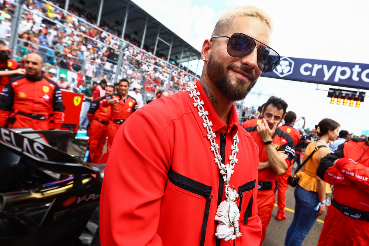 <h3 class="cms-H3-H3">Maluma</h3>
<br>
<br>
<a href="https://www.univision.com/musica/quien-es-susana-gomez-la-nueva-novia-de-maluma-medellin-fotos">El cantante paisa </a>hizo parte del cierre del evento luego de la premiación de la carrera. El reggaetonero concluyó la premiación, junto a el DJ internacional, Tiësto y The Chainsmokers.