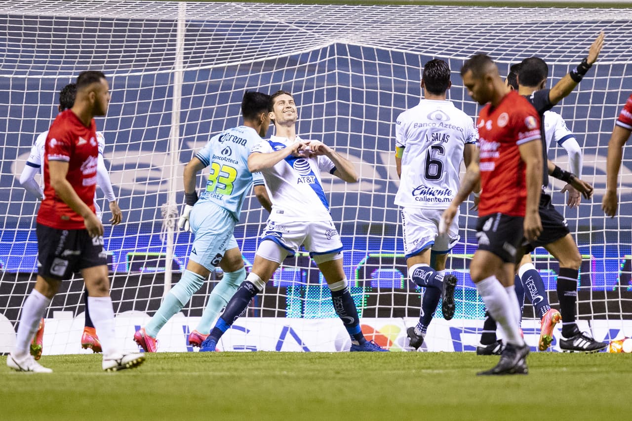 Ormeño cobró el penal con maestría.