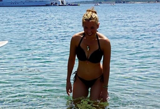 Cada que sube una foto en bikinazo alborota la red.