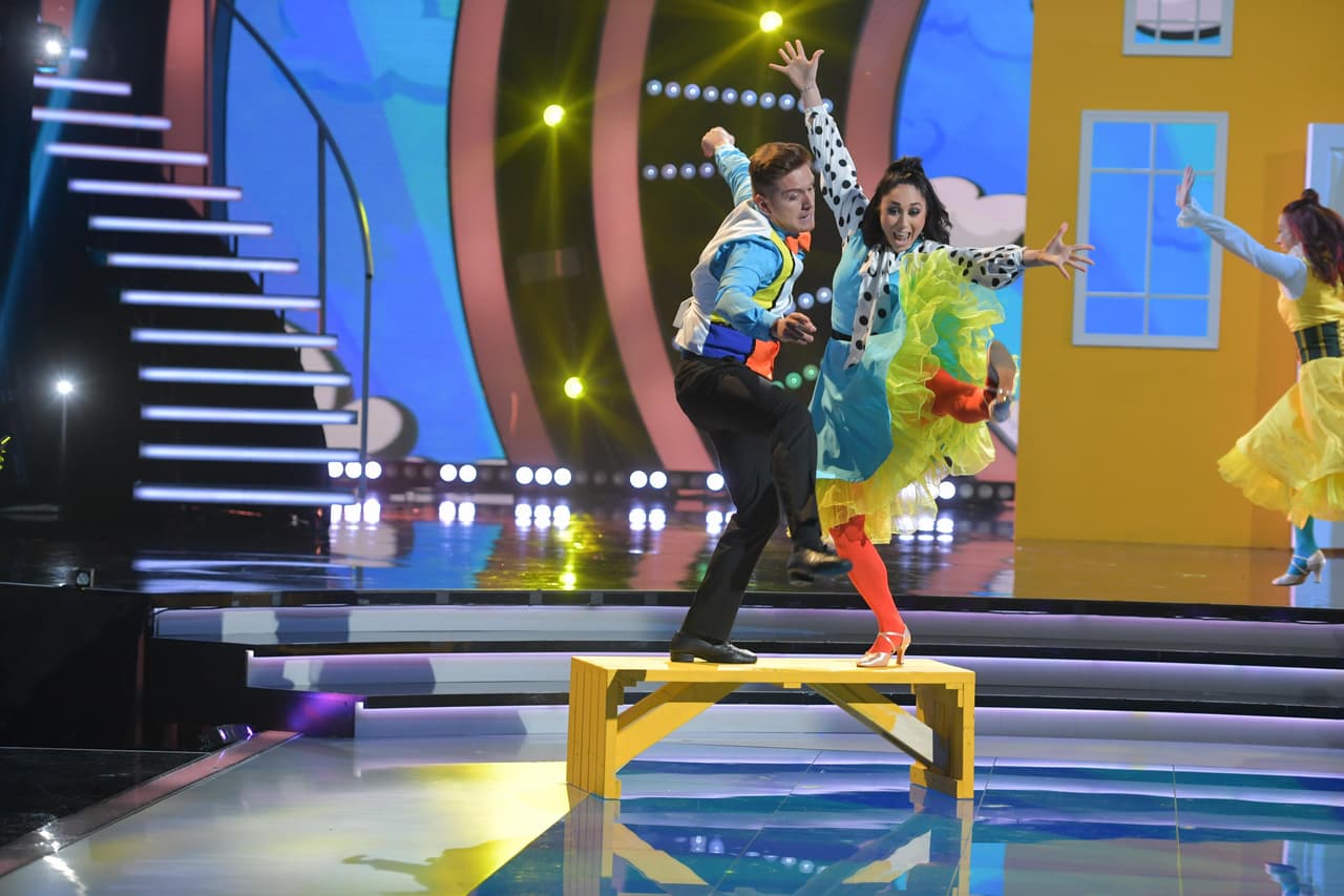 "Con tu manera de ser, te sobrepones al baile y eso no es algo bueno. En este punto de la competencia, el carisma no es suficiente. Concéntrate en el baile", finalizó