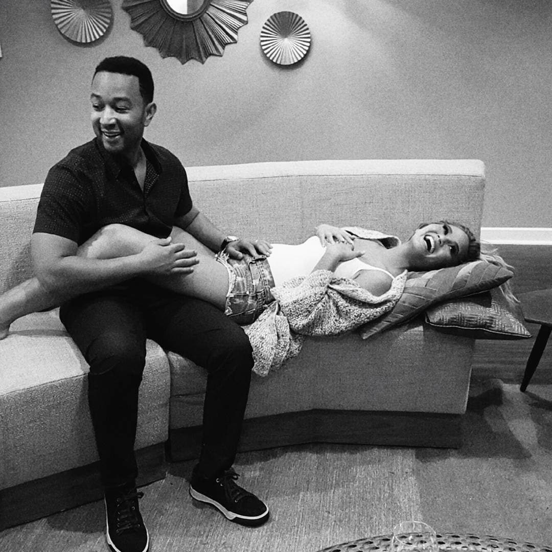 Chrissy Teigen y su encantador embarazo.