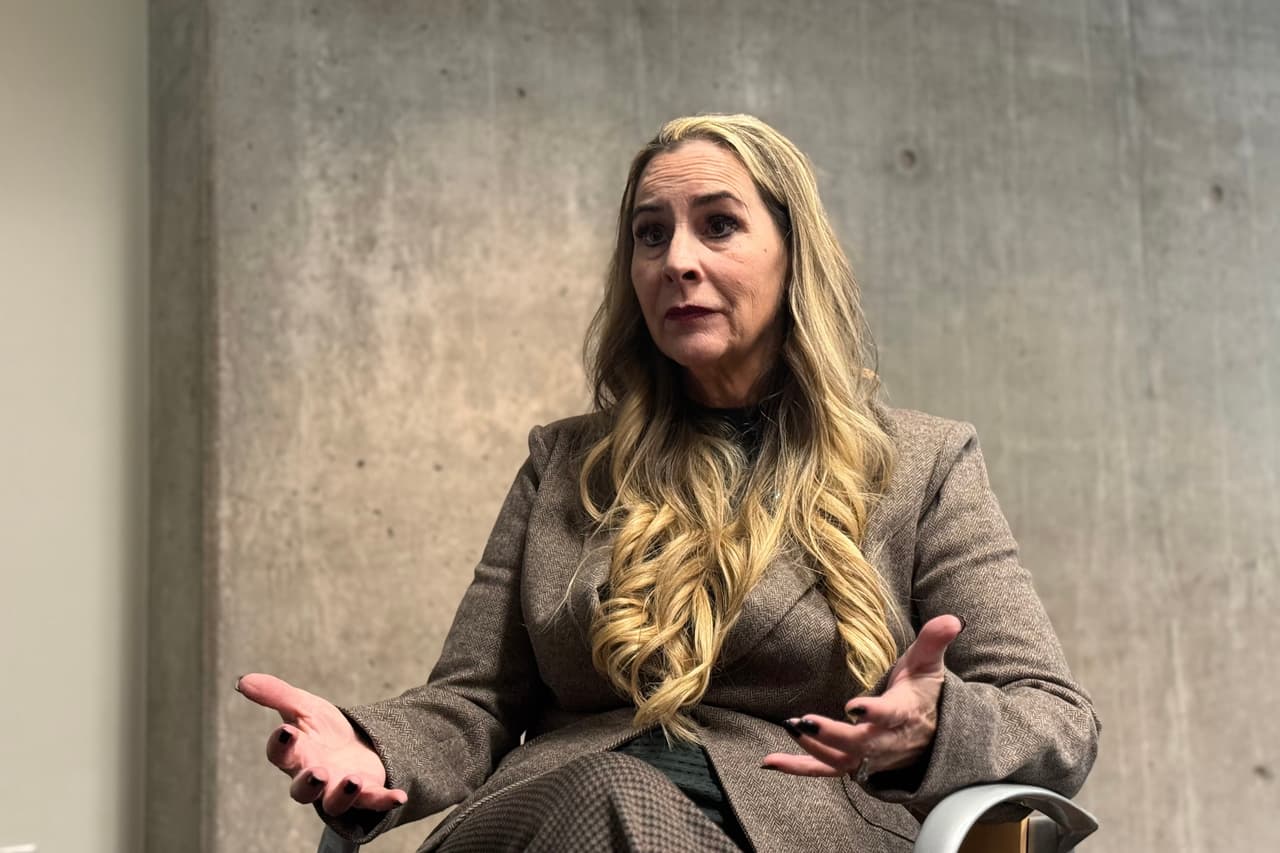 Bernadette Greene-Placentia, candidata al Congreso por Arizona, denuncia agresión sexual mientras reparaba carteles de campaña