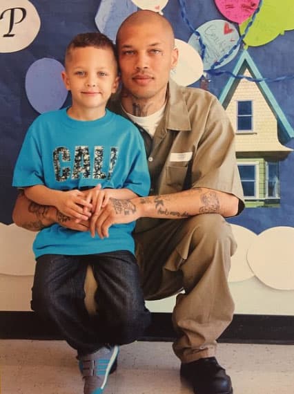 Pero es con "Junior" quien ha compartido más imágenes.