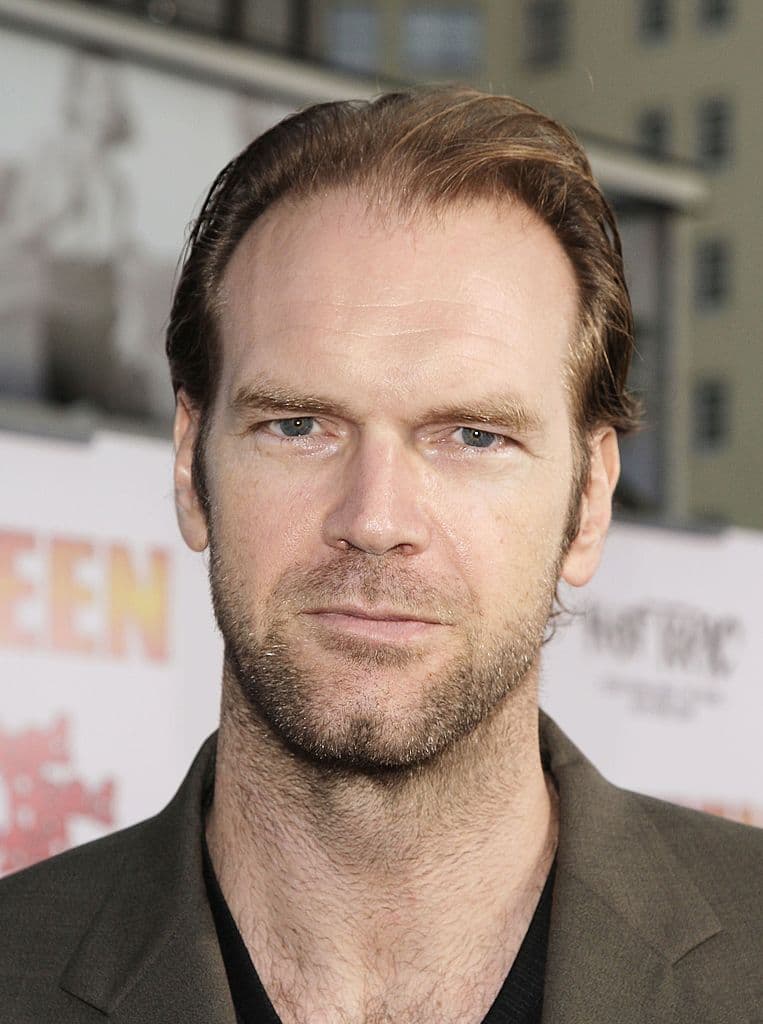 Quien se encontraba detrás de la máscara en 2007 era
<b>Tyler Mane</b>, pues fue el asesino en la pantalla grande para el remake de la cinta que se hizo en 2007.