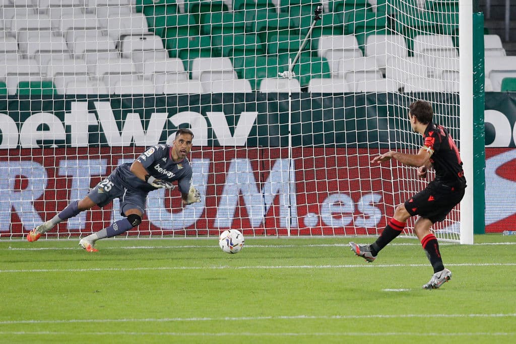 Sanabria remata y falla; la asistencia fue por parte de Alex Moreno.