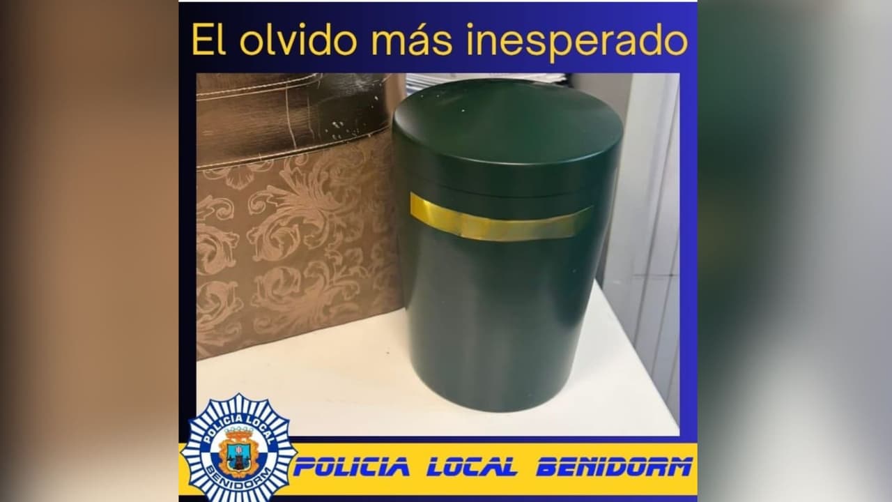 Aparecen las cenizas de una persona fallecida olvidadas en el locker de un supermercado, la policía ¡no da crédito!