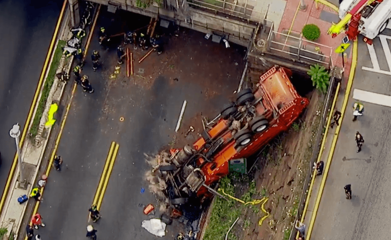 Se reportaron doce heridos, y según se informó, el conductor estaba en un estado crítico pero estable