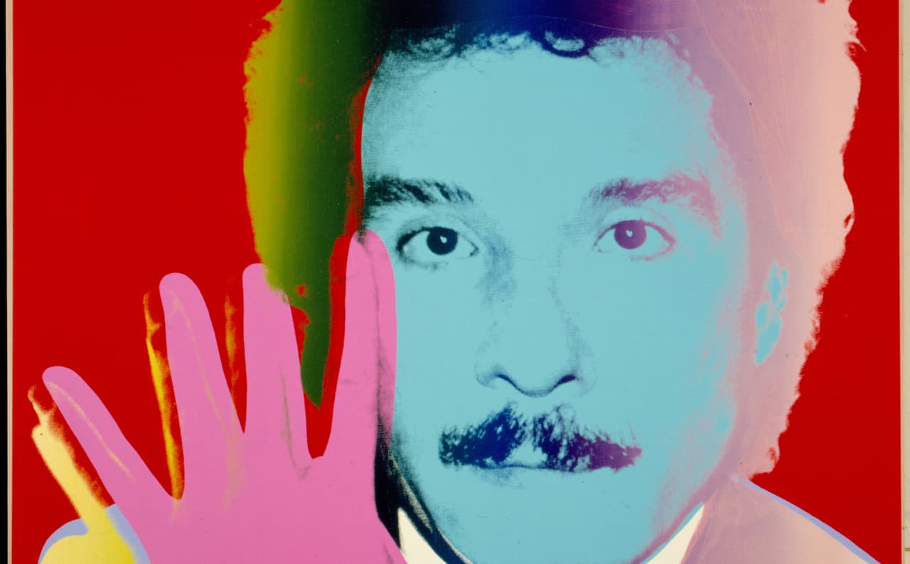 El ilustrador boricua que empezó a dibujar para alejarse de las pandillas y llegó hasta Vogue