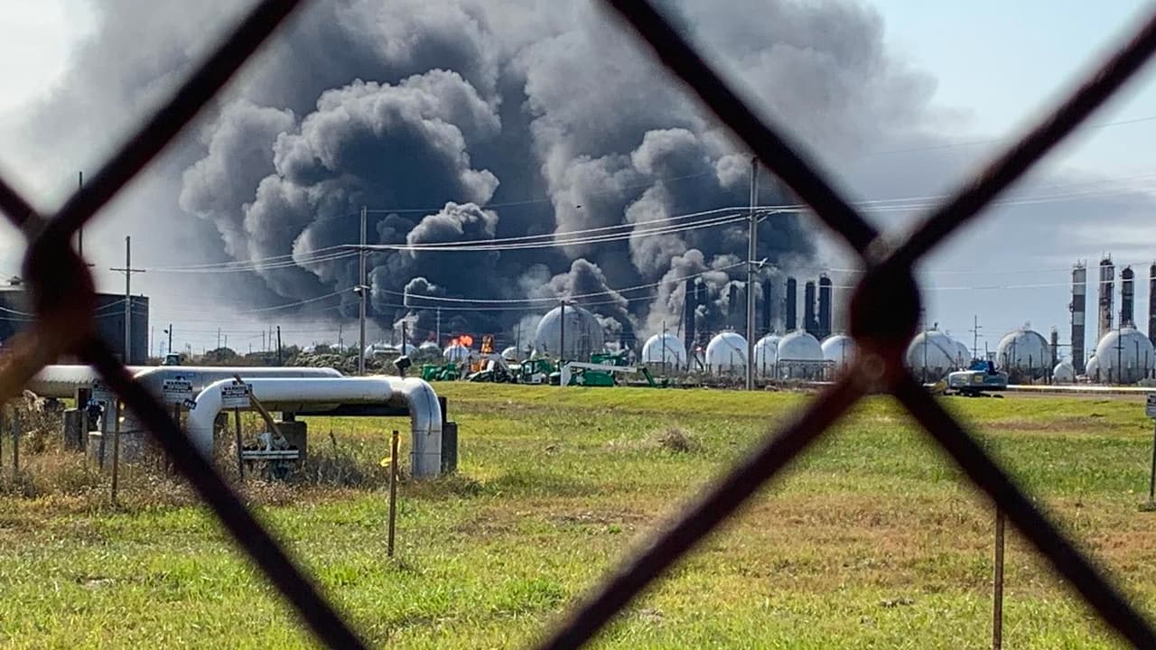 “Estamos en modo defensivo”: representante de planta pretoquímica de Port Neches tras explosión