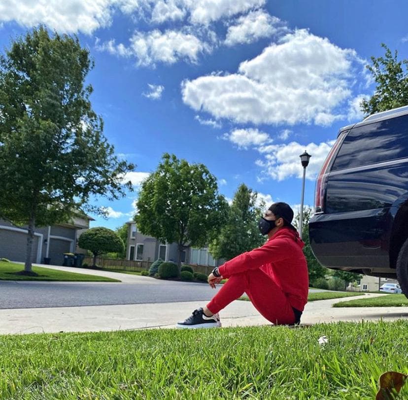 <b>Es un visionario</b>
<br>- En la última publicación de Pulido, mostrando tranquilidad y, sin duda alguna, disfruta de la vida, sin importar lo que se piense de él.
<br>- No podía faltar su cubrebocas Louis Vuitton en tiempos de pandemia.