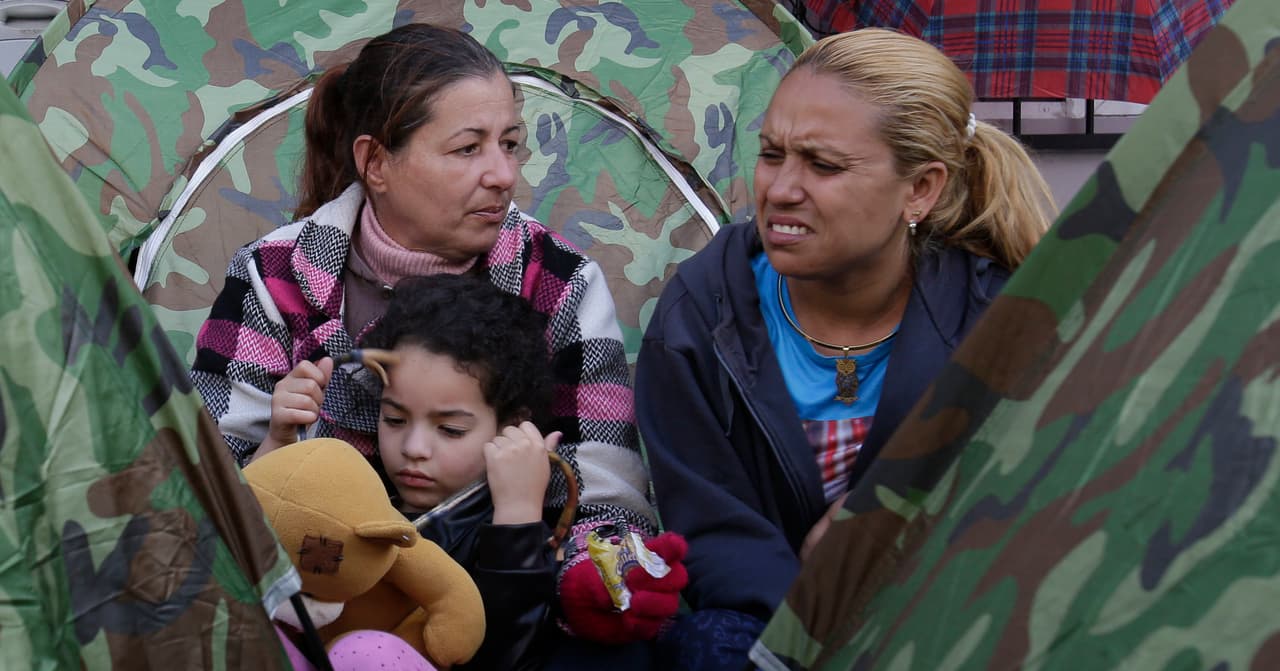 Cientos de cubanos en Ecuador piden ayuda a México para llegar a EEUU