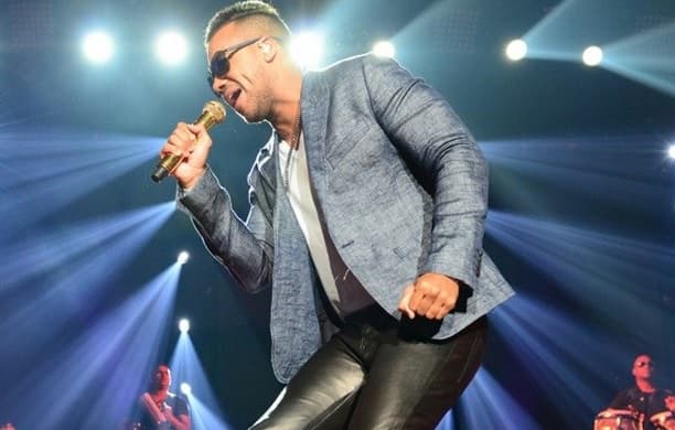 Se difundió un video en la red en el cual se muestra a Romeo cantando sobre el escenario y al terminar su canción, dirige unas palabras a su público.