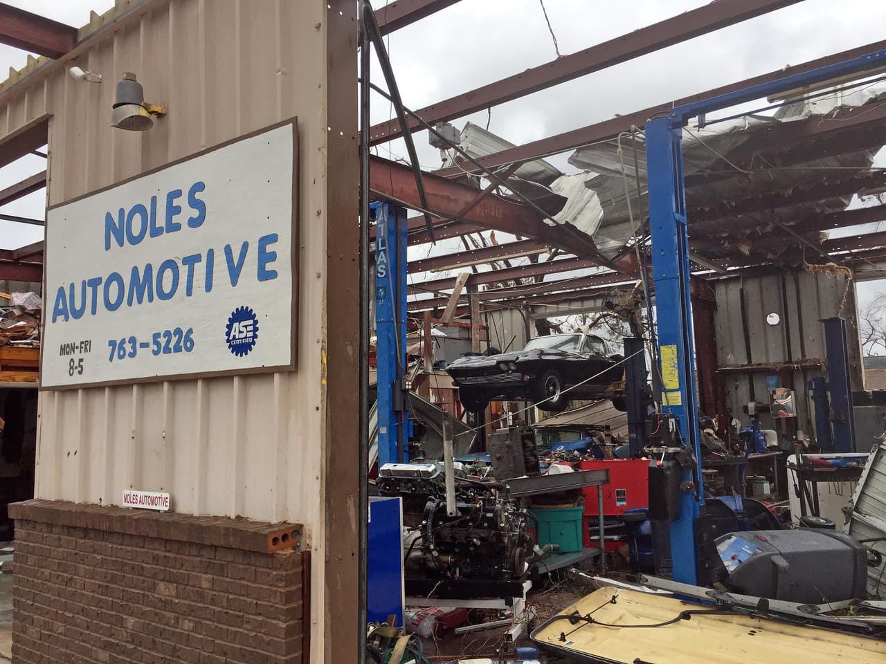 Otro local destruido en Panama City.