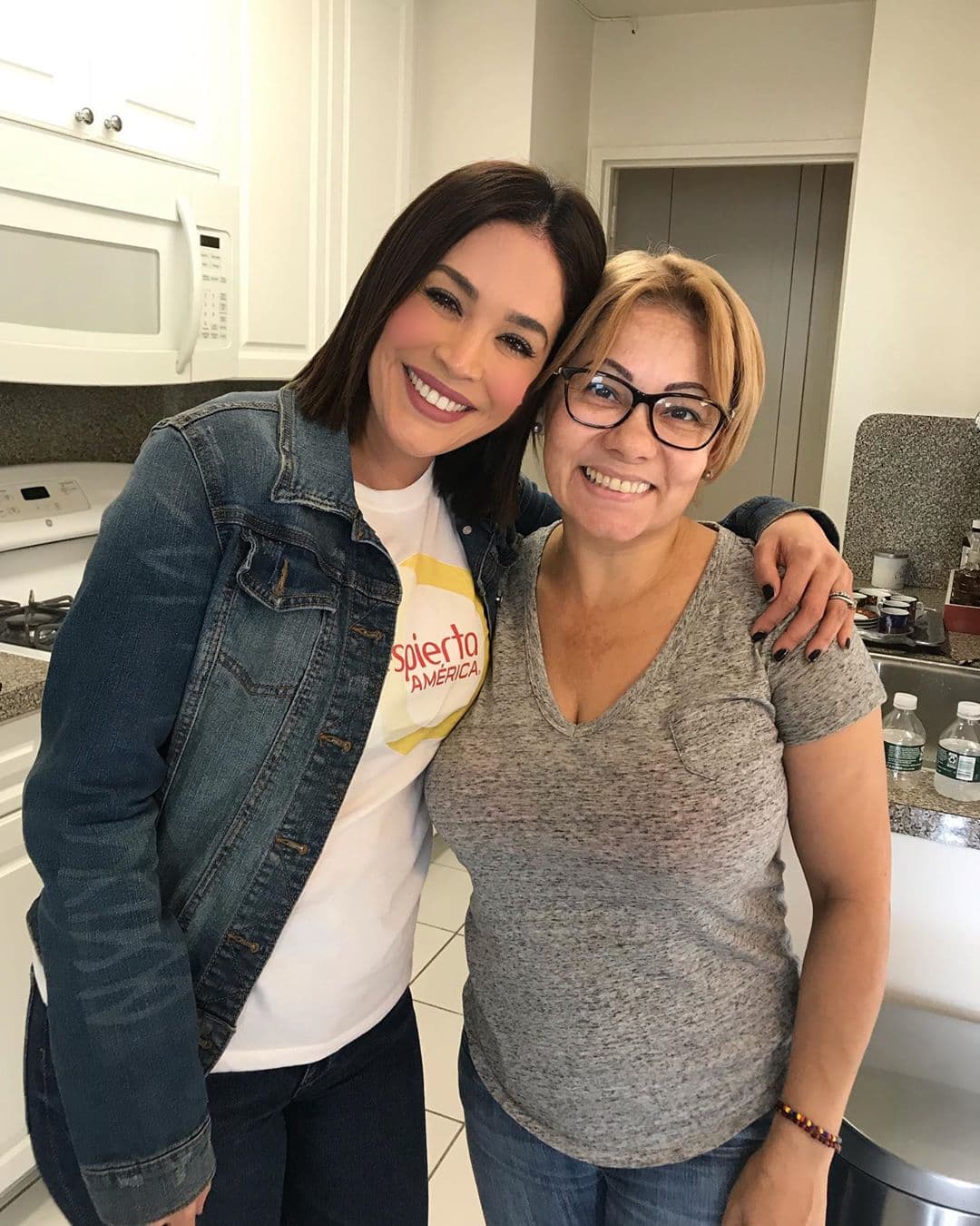 Pero el lunes a primera hora estaba lista para acompañar en un día de trabajo a Cristina, una empleada doméstica que se esfuerza para darles a sus hijos un gran futuro. El día junto a ella estuvo lleno de aprendizaje y agradeció poder compartirlo.