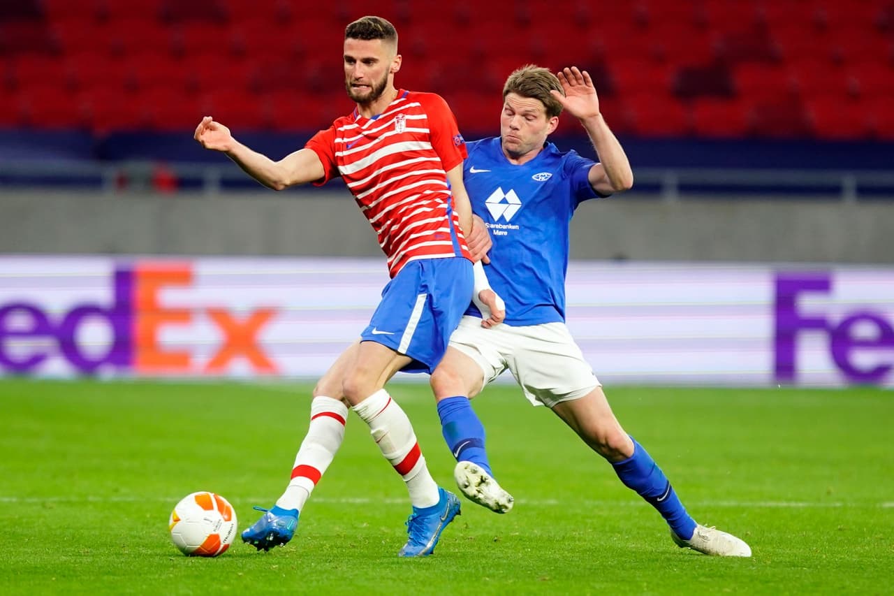 Granada cayó 2-1 en su visita al Molde, pero avanza a Cuartos tras vencer en el global 2-3.