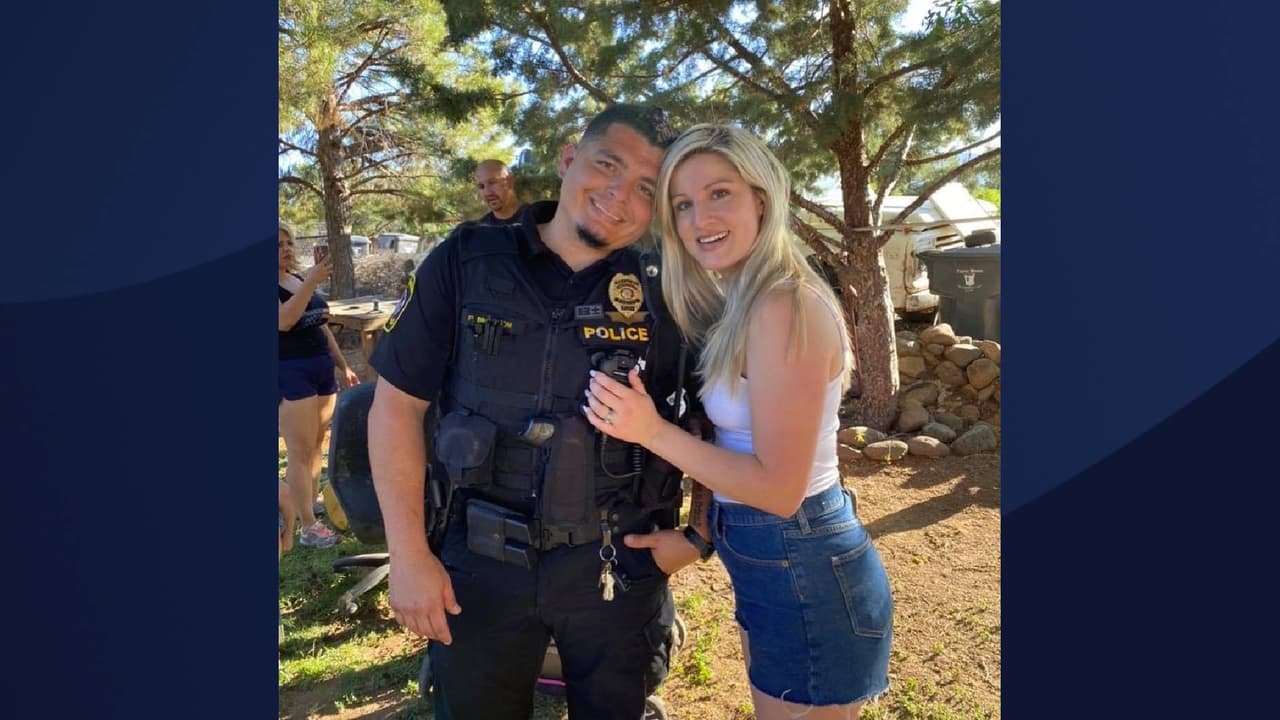 El oficial Brogdon y su esposa.