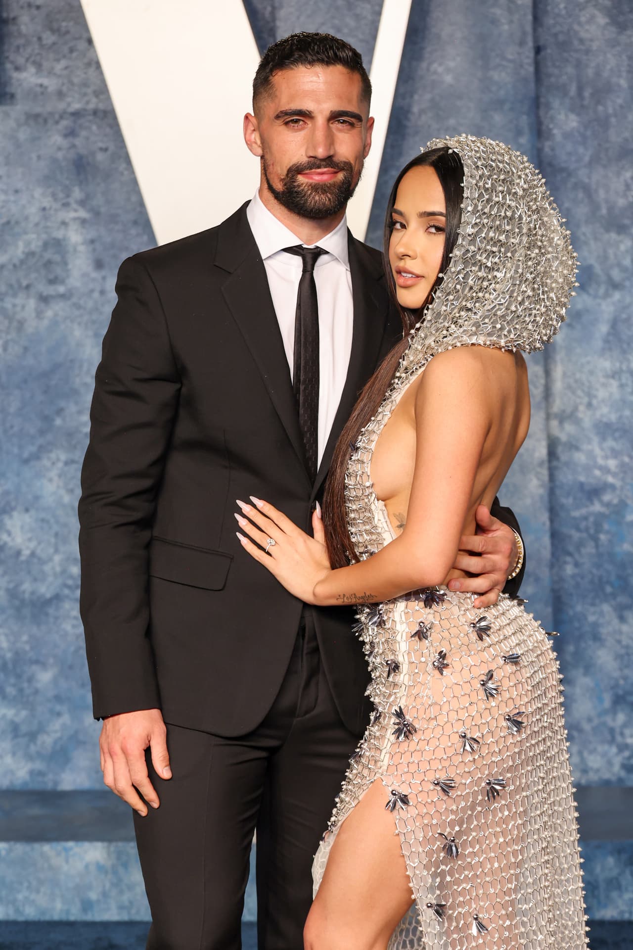 <h2 class="cms-H2-H2"><b>Becky G y Sebastián Lletget</b></h2>
<br>
<br>La cantante y el futbolista se veían muy felices, pero una supuesta infidelidad por parte de Lletget hizo que el compromiso se rompiera y finalmente no hubiera boda. En marzo, el deportista sacó un comunicado ofreciéndole disculpas a Becky G, pero no logró que lo perdonara.
