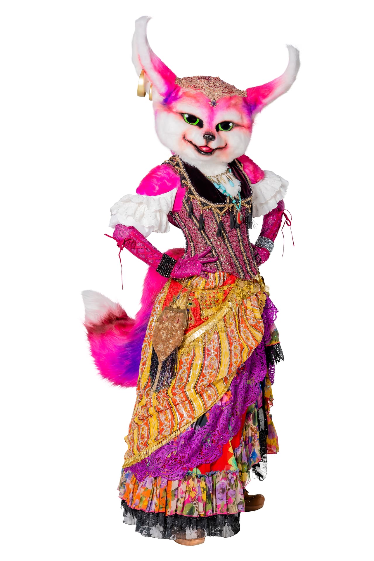 <b>Gitana</b>. Es luchona, hábil y medio bruja, lee el futuro en la palma de las manos, sabe enredar y envolver para invitar a bailar.