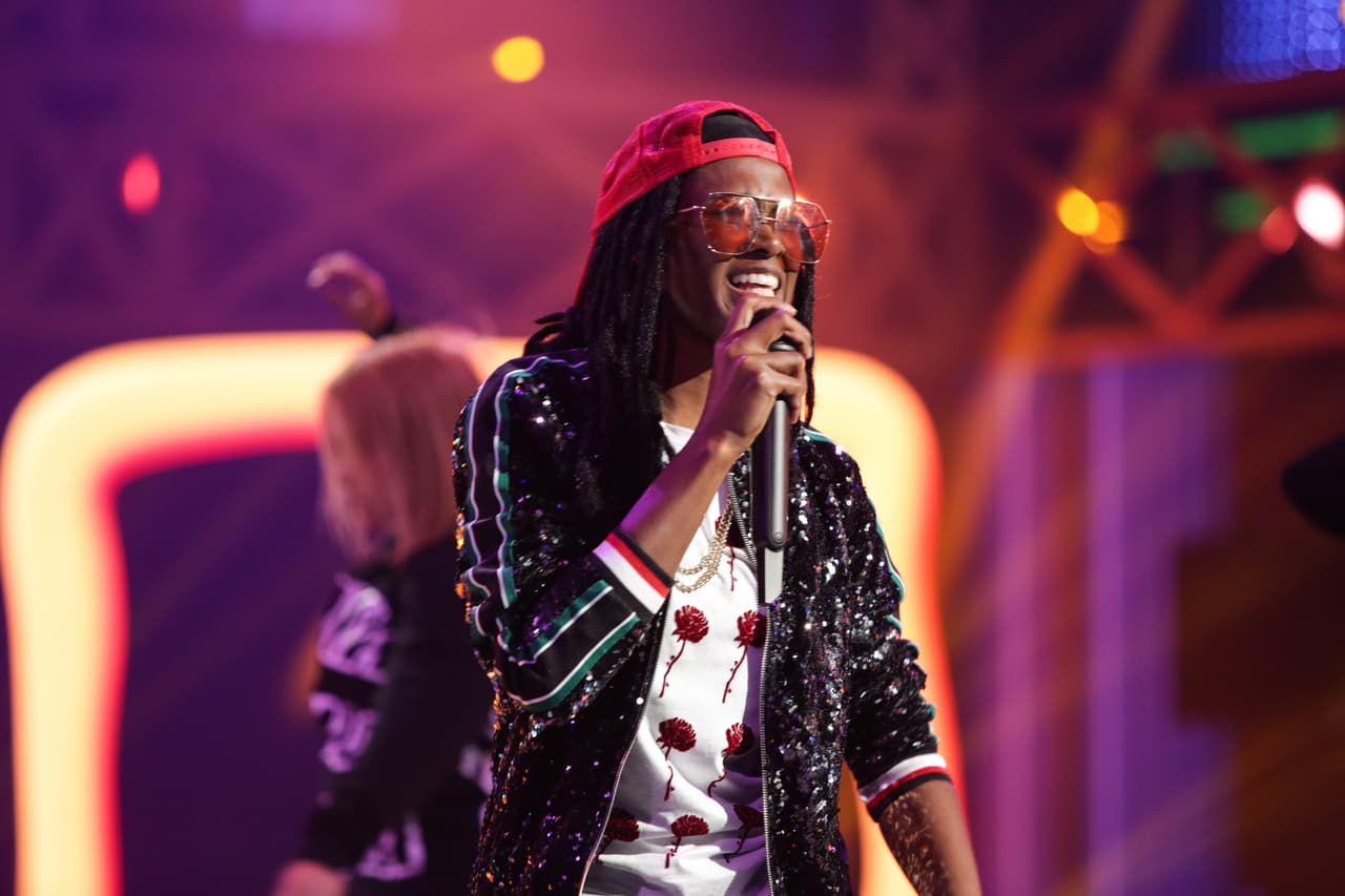 El objetivo de hacerla parecer lo más posible al cantante puertorriqueño se logró.