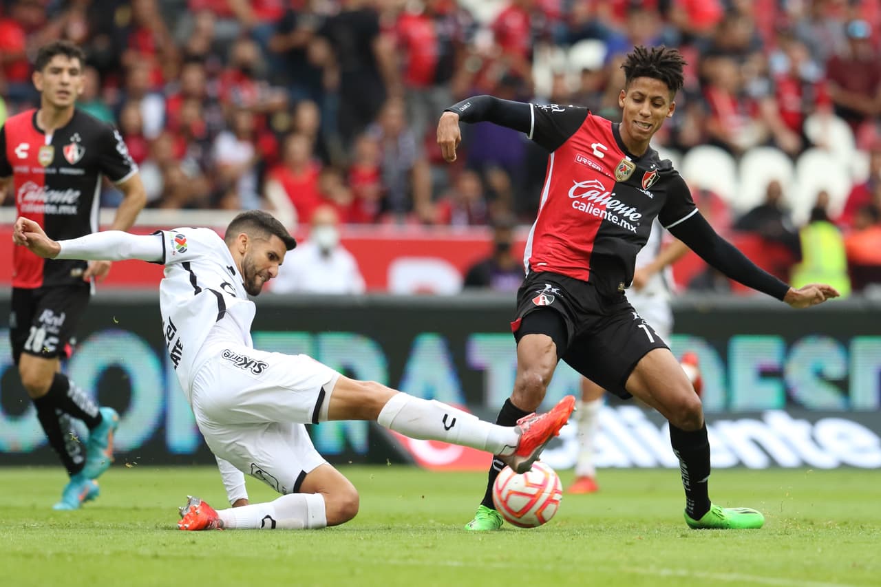 Xolos le remontó al Atlas para derrotarlo 1-2 en el Estadio Jalisco con goles de Lucas Rodríguez y Renato Ibarra en la Jornada 5.