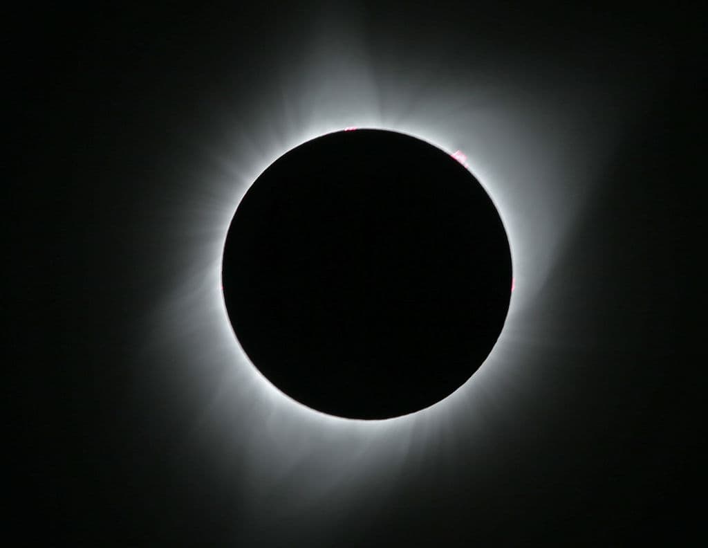 Pero, ¿qué pasa con tantos desastres naturales? Sobre todo, tan devastadores y tan constantes. Repetimos que no ha pasado ni un mes desde el eclipse y tantas tragedias han ocurrido. ¿Es por el eclipse solar que tuvimos? ¿Tienen alguna relación?