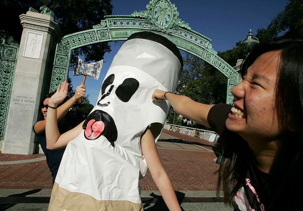 California está más cerca de prohibir el tabaco en los campus universitarios