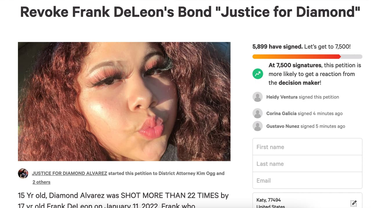 Ante esta situación, miles han
<a href="https://www.univision.com/local/houston-kxln/no-merece-andar-en-la-calle-madre-de-diamond-alvarez-pide-revocar-la-fianza-al-presunto-asesino-de-su-hija-video">firmado una solicitud</a> para revocar la fianza del joven y hacerlo que vuelva a estar bajo custodia.