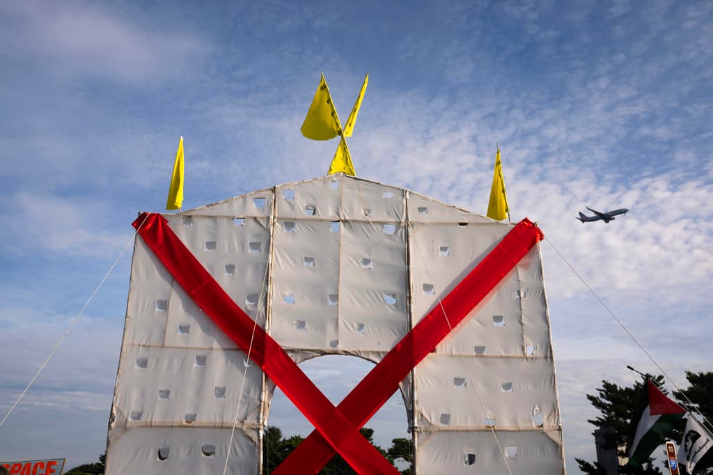 Arlington presenta demanda contra el Arco del Triunfo de Trump; acusa rapidez del proceso y falta de revisión