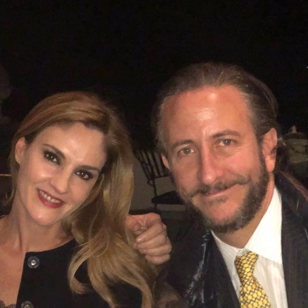 Con la llegada de su segundo hijo, la actriz decidió operarse para no tener más hijos: "No, no, no, así está perfecto, yo
<b>ya hice mis arreglos pertinentes en mi cuerpecito para ya (no)</b>, desde que nació Sebastián. Yo siempre hablé con Enrique que estaría increíble tener dos hijos, creo que el mundo no está preparado para tener muchos más hijos, y si quieres darle una calidad de vida linda y buenos estudios a tus hijos, pues hay que irse con cuidado", contó a
<a href="https://www.youtube.com/watch?v=85dp8jimLIY" target="_blank">Televisa Espectáculos</a> en 2015.
<br>