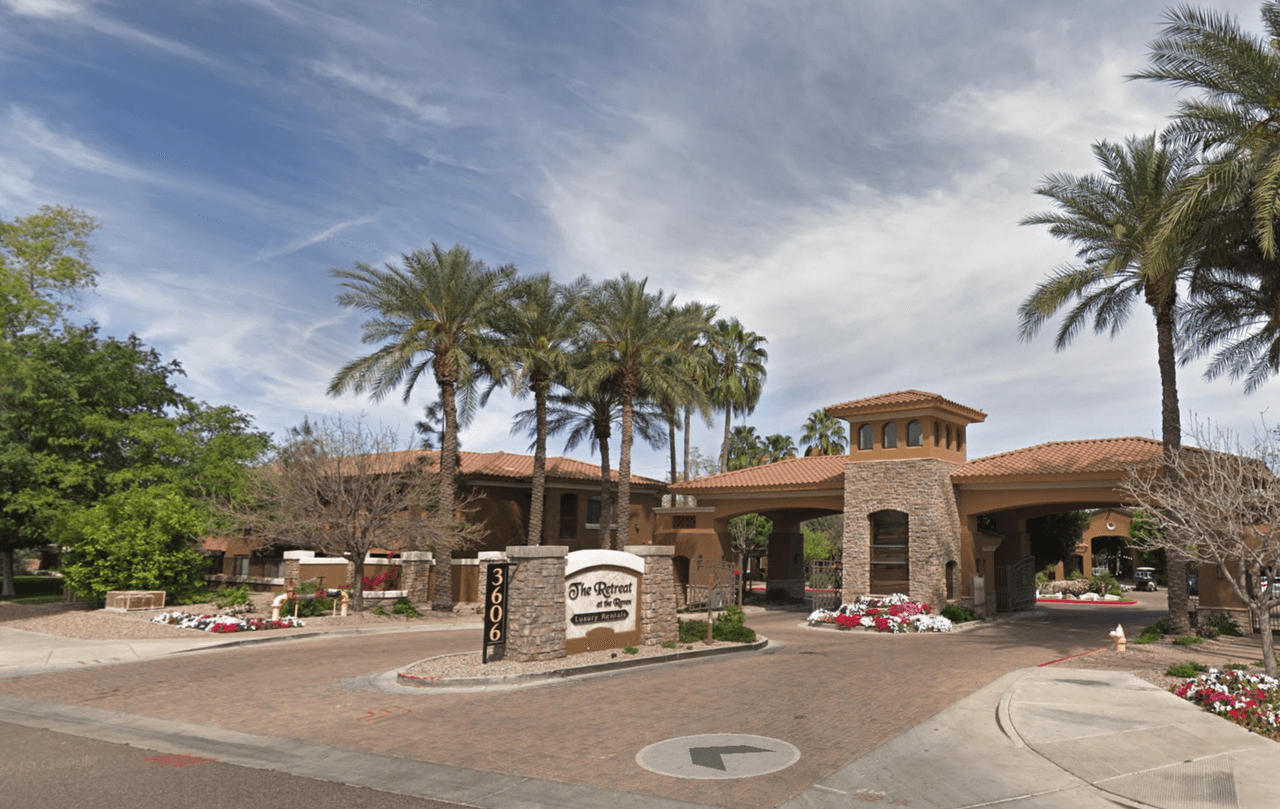 Hombre se dispara a sí mismo al tratar de dispararle a sus vecinos